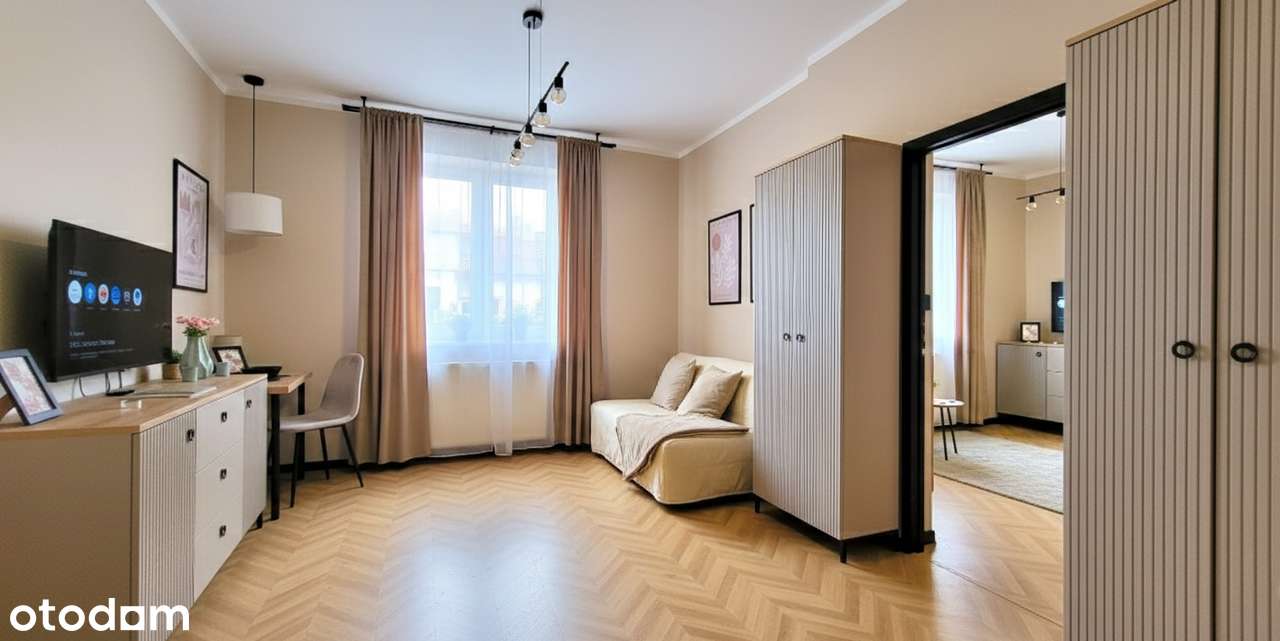 Zadbana narożna Kamienica-okolice Rynku Głównego-15