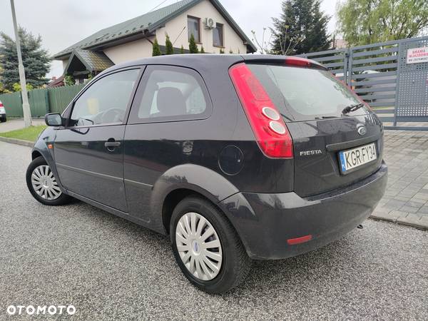 Ford Fiesta 1.3 Ambiente - 4