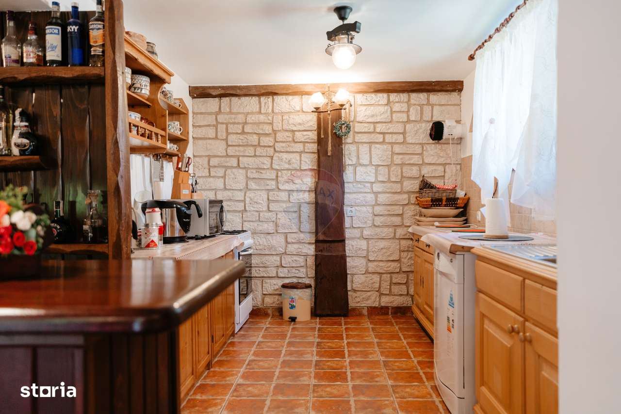 Vilă cu 6 camere, teren de 1000mp, într-un resort montan privat - Imagine principală: 4/20