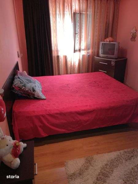 Vând apartament cu 3 camere - Imagine principală: 4/8
