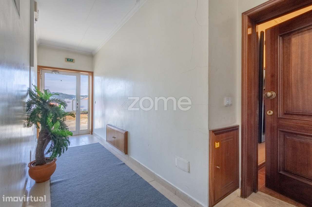 Apartamento T3 com terraço e lugar de garagem-25