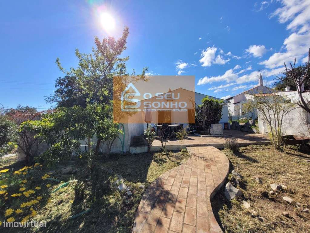 Moradia T2 com Piscina-25