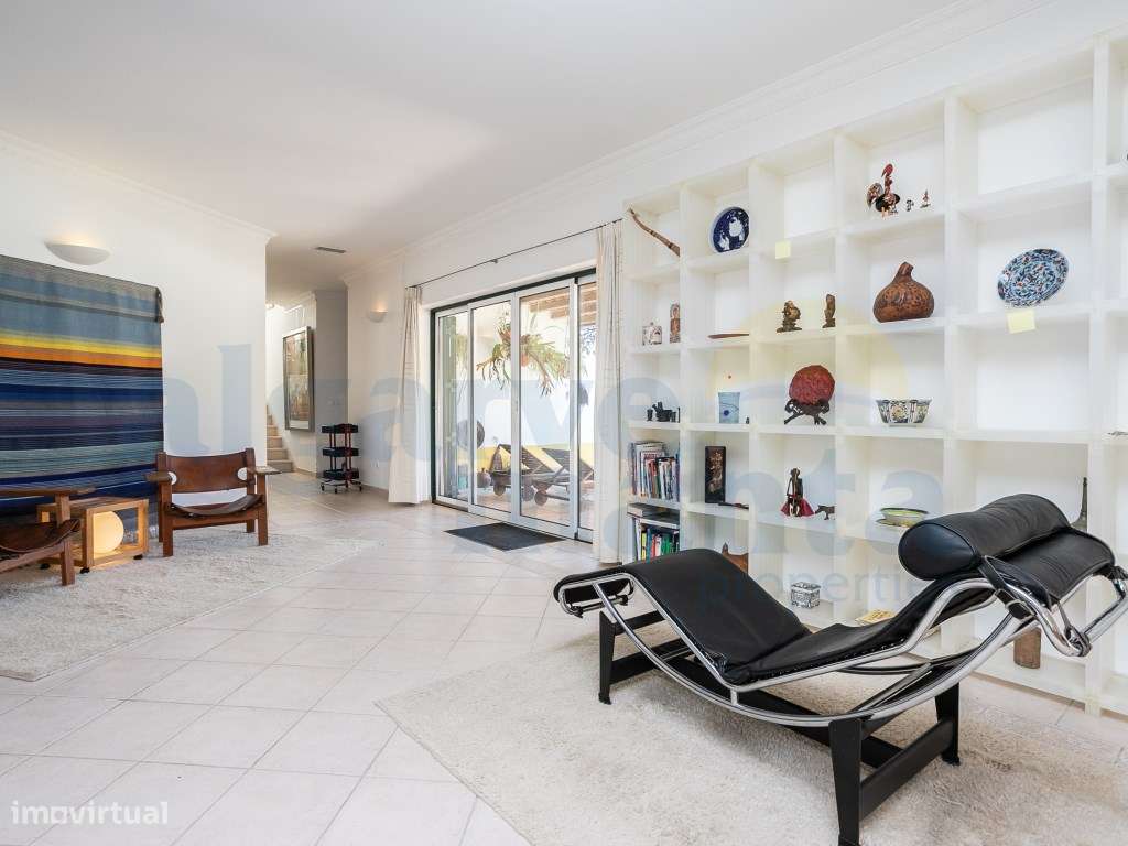 Moradia T5 com Jardim e Piscina + Lote Urbano para construção - Cas...-11