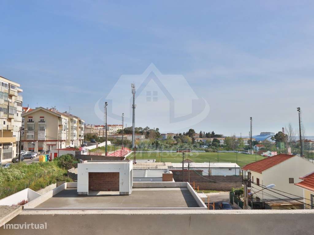 Moradia V4 nova com piscina no Bairro Sol Tejo, São João da Talha-9