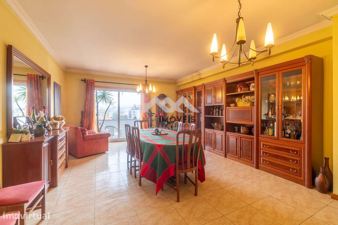 Apartamento T4 | Duplex | São João da Madeira | Localização Central | - Grande imagem: 2/30