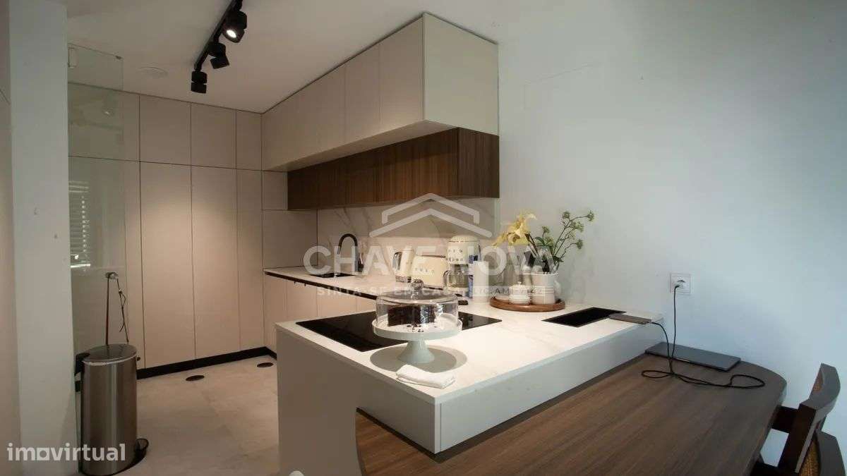 Moradia T3 com 4 casas de banho e piscina na Madalena-38