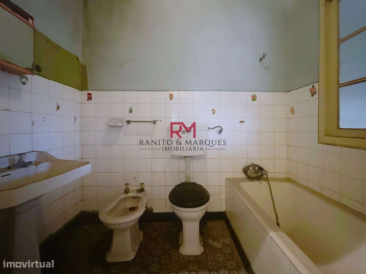 MORADIA T5 COM ESPAÇO COMERCIAL | CAMPO, VALONGO-14