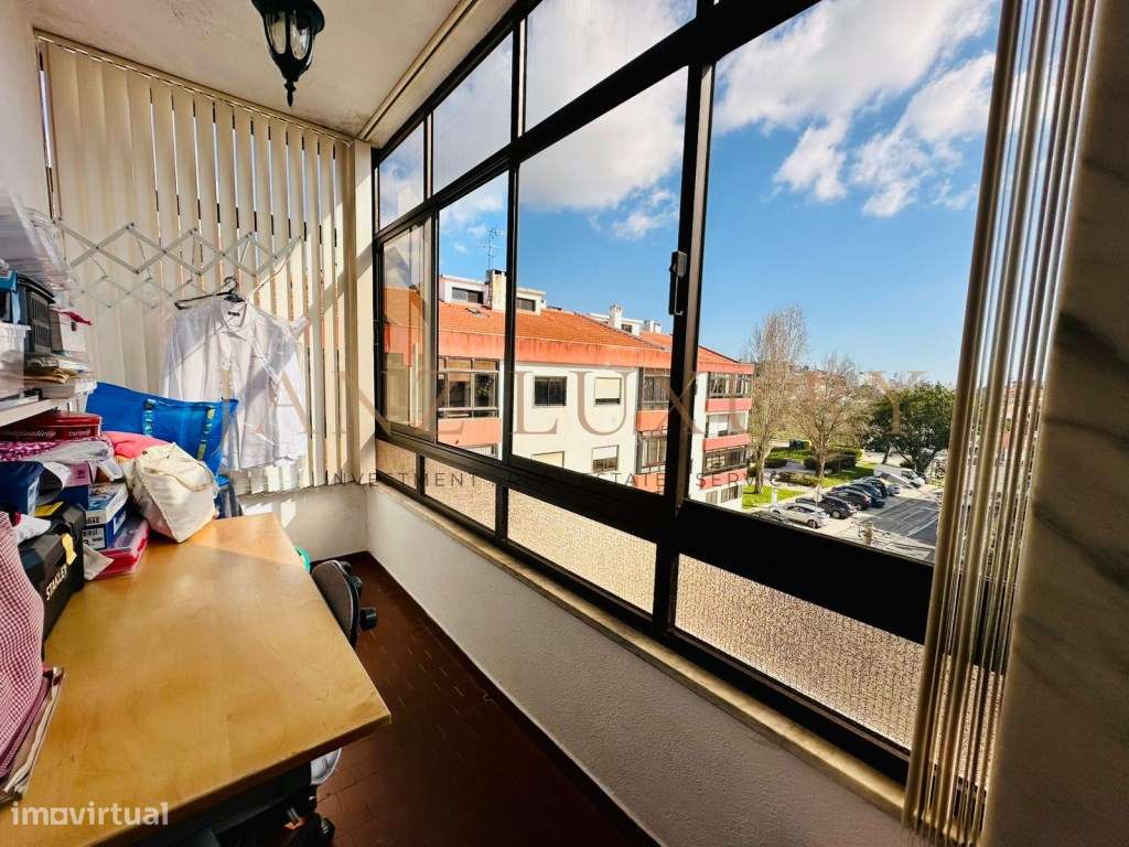 T3 no Estoril com Potencial de Renovação | 2 Varandas, Estacionamen...-10