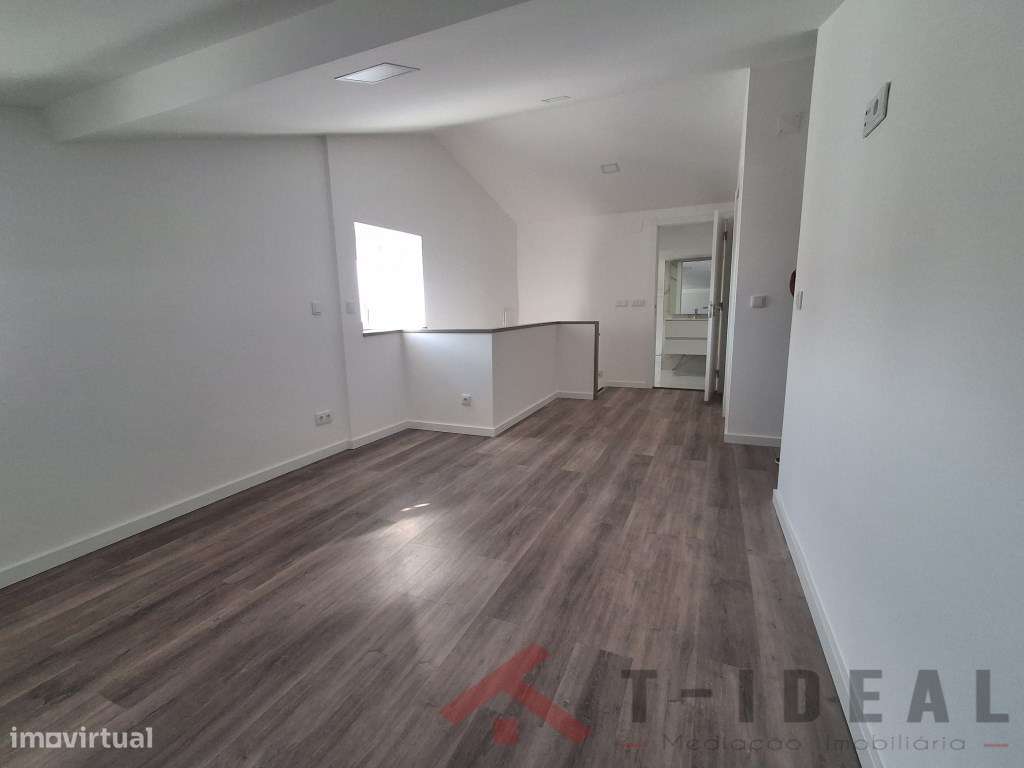 Moradia T3 totalmente remodelada perto das praias-18