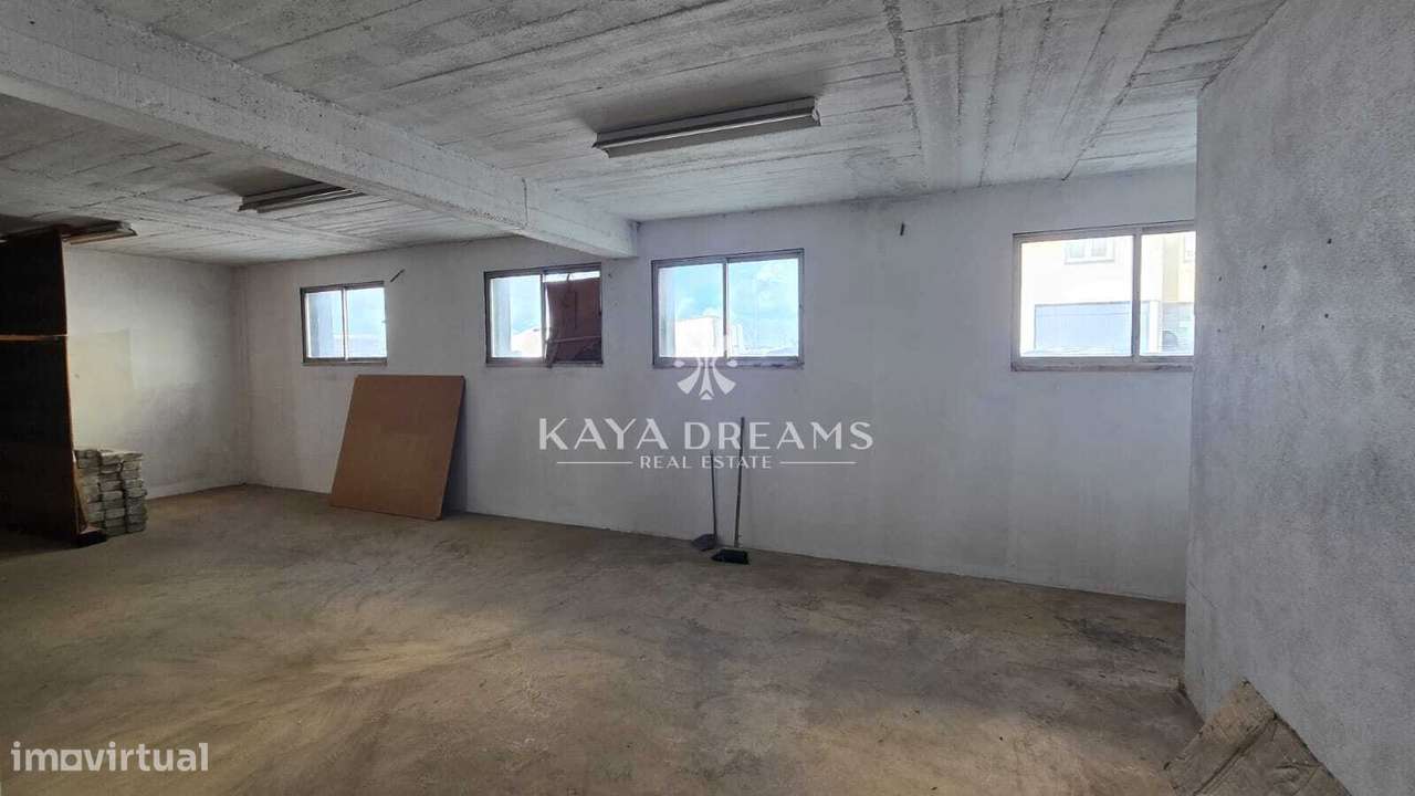 PRÉDIO COMPOSTO POR 4 PISOS EM EXCELENTE ESTADO, CAMARATE, LOURES-22