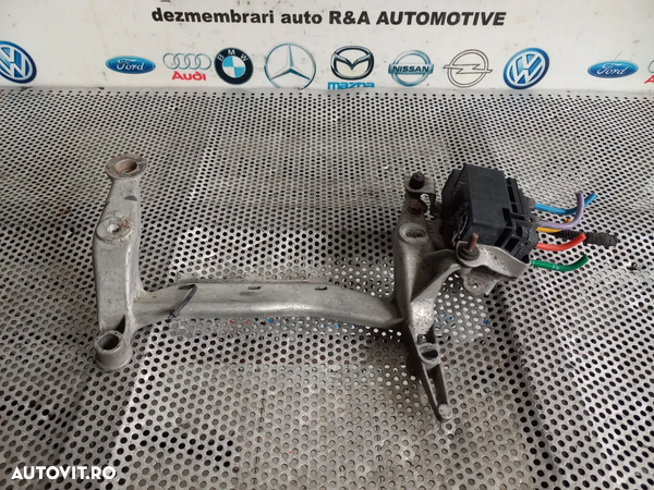 Bloc Valve Suspensie Pneumatica Audi Q7 4L Vw Touareg - Dezmembrari Arad - 4