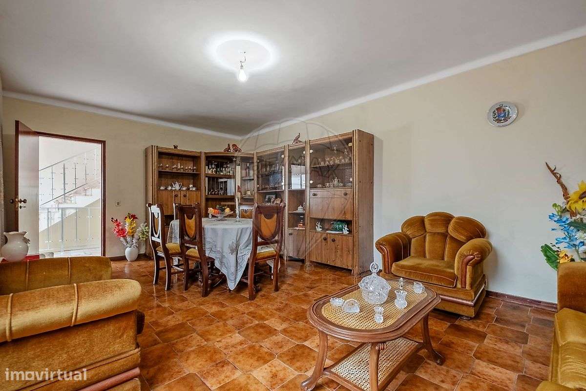 Moradia T4 para venda-5