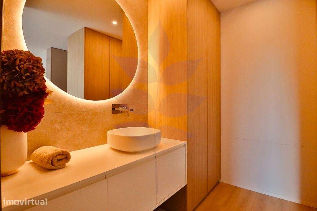 Vende-se T3 Duplex - Condominio Fechado - Como Novo - Empreendimento V-24