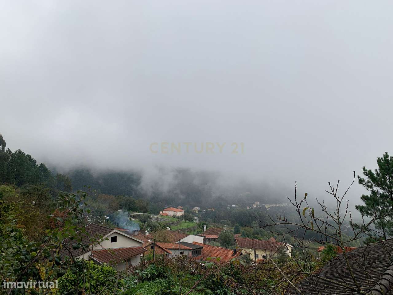 Casa para Restauro em Amares | Terreno e Vistas Deslumbrantes - Grande imagem: 4/31