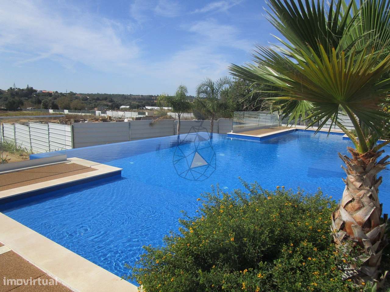 Moradias modernas em banda em construção no campo de golfe - Silves - Grande imagem: 2/17