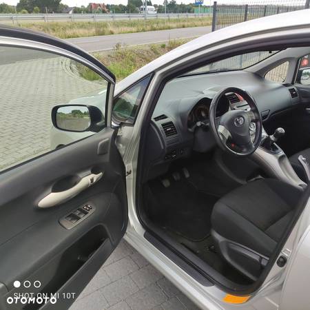 Toyota Auris - 16