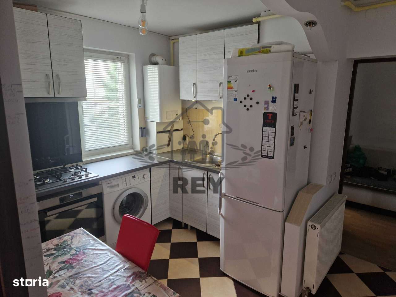 Apartament 3 camere - decomandat, mobilat, etaj 2/4, Cisnadie-6