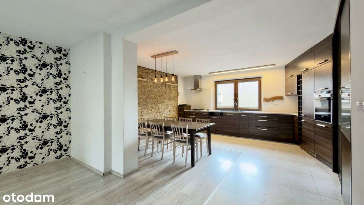 Funkcjonalny i przestronny dom z dużym ogrodem!!!-19