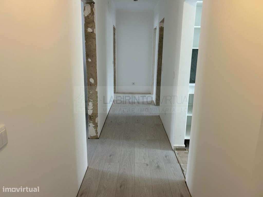 Vende-se T2 totalmente remodelado na Graça - Lisboa - Grande imagem: 2/3