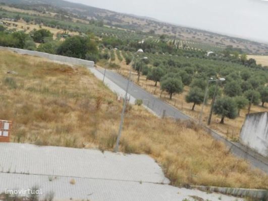 Terreno misto com 628m2 no Sítio do Curral para construção de edifí...