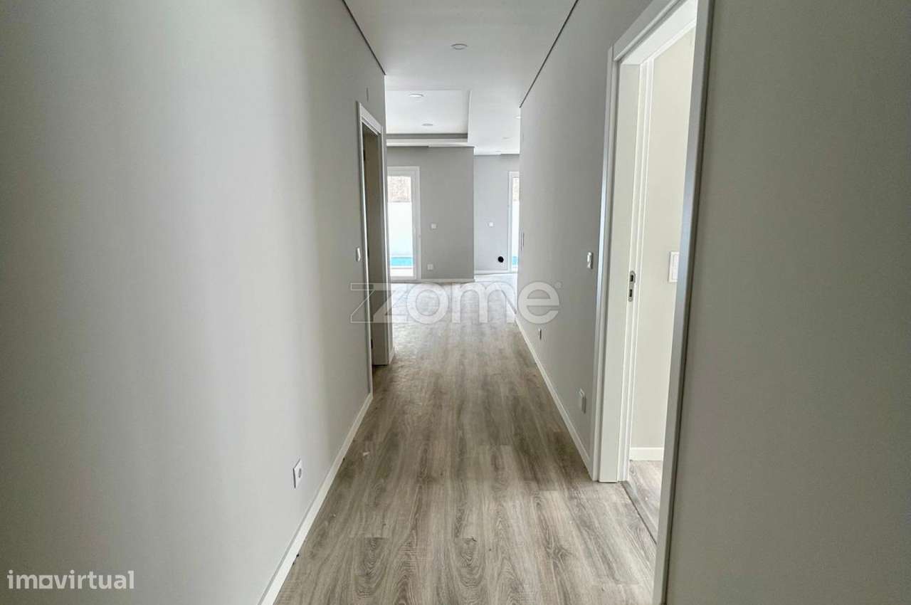 Moradia térrea T4 em Azeitão - Grande imagem: 4/39