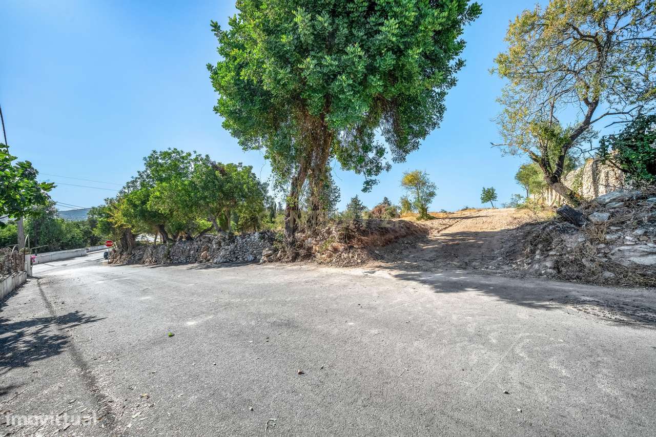 Terreno urbanizável de 6.440 m² em Paderne – Elevado potencial de dese-9
