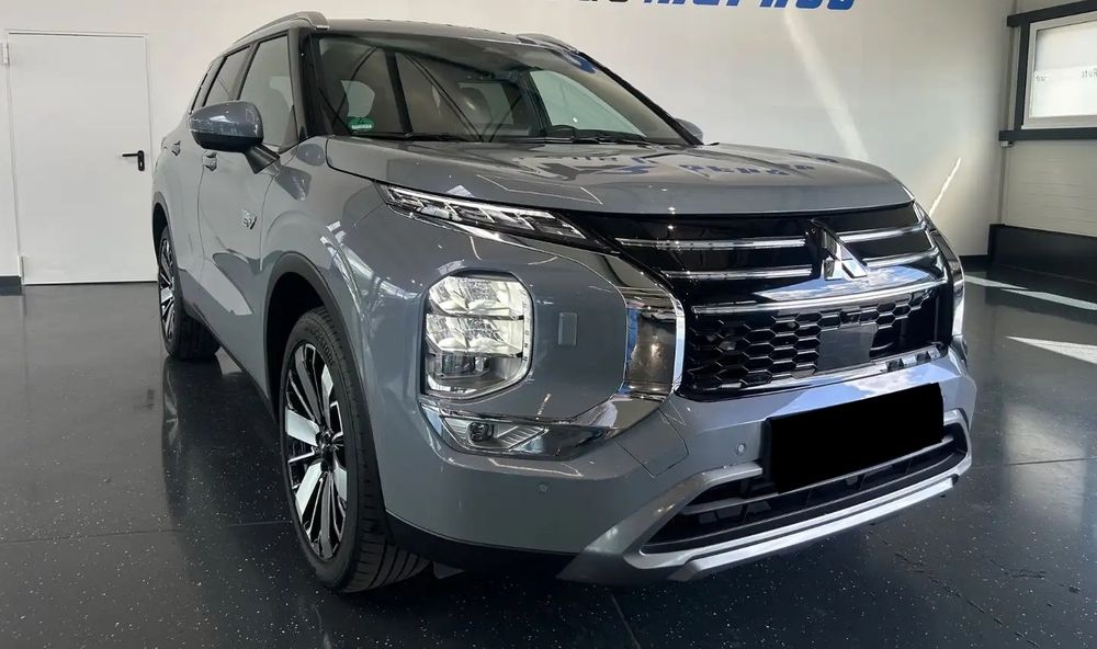 Mitsubishi Outlander IV [2021 - Prezent] 2.4 4WD Intro Edition 2025