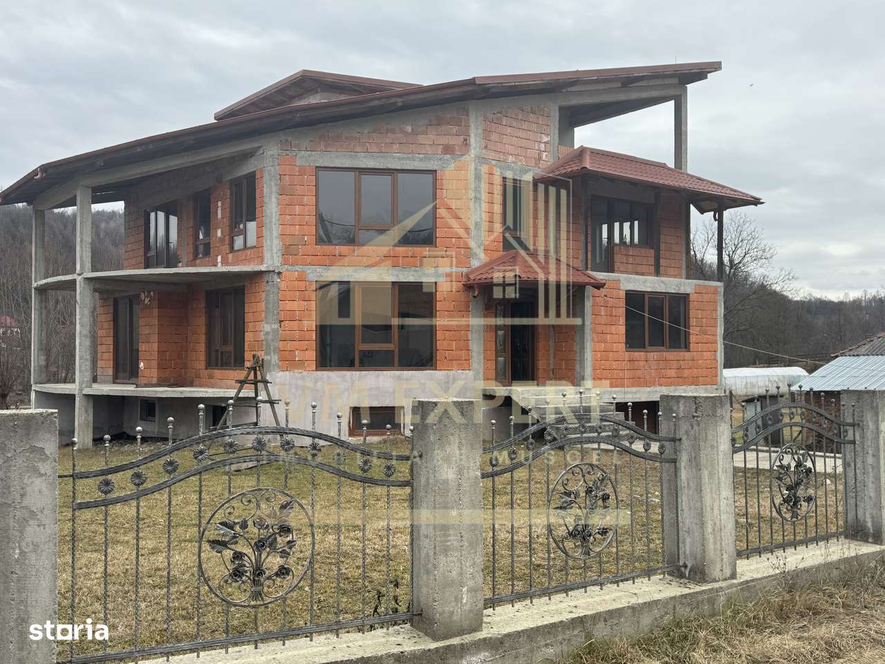 VILA 7 CAMERE TEREN 1654 MP BUGHEA DE JOS ARGES - Imagine principală: 1/20