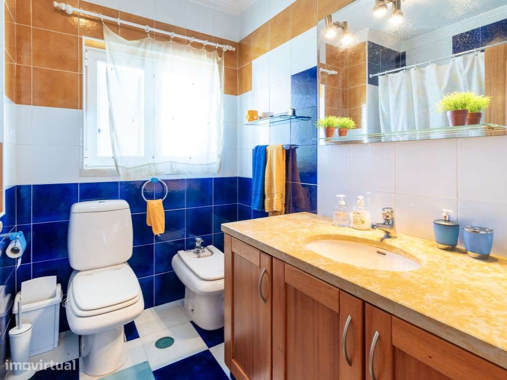 Moradia exclusiva com vista mar deslumbrante, piscina e localização...-31