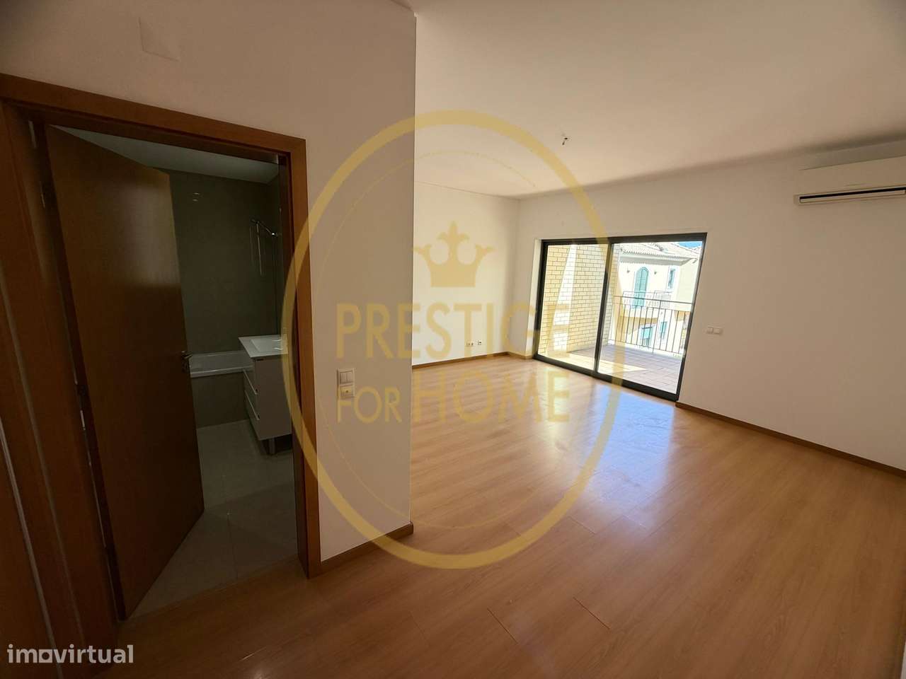 Moradia T5 com Piscina e Garagem Fechada em Condomínio Privado – Boliq-26