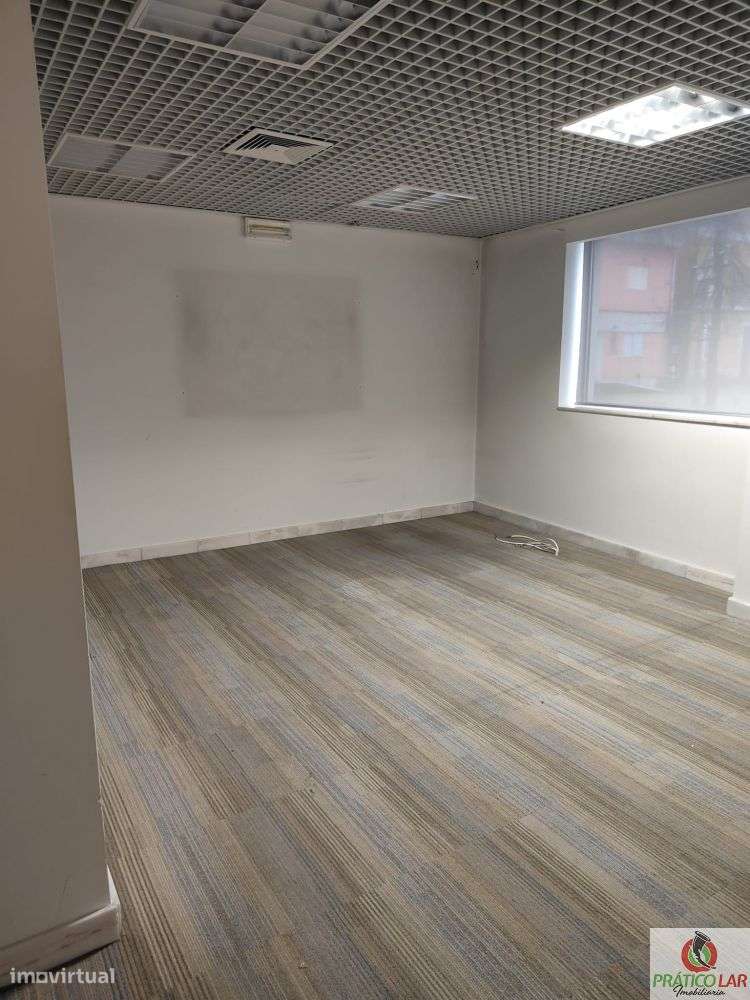 Loja no centro de Vagos-6