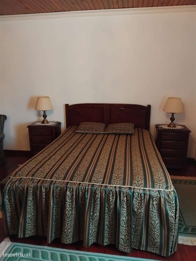 Moradia de Grande Dimensão com Potencial Habitacional, Turístico e de-15