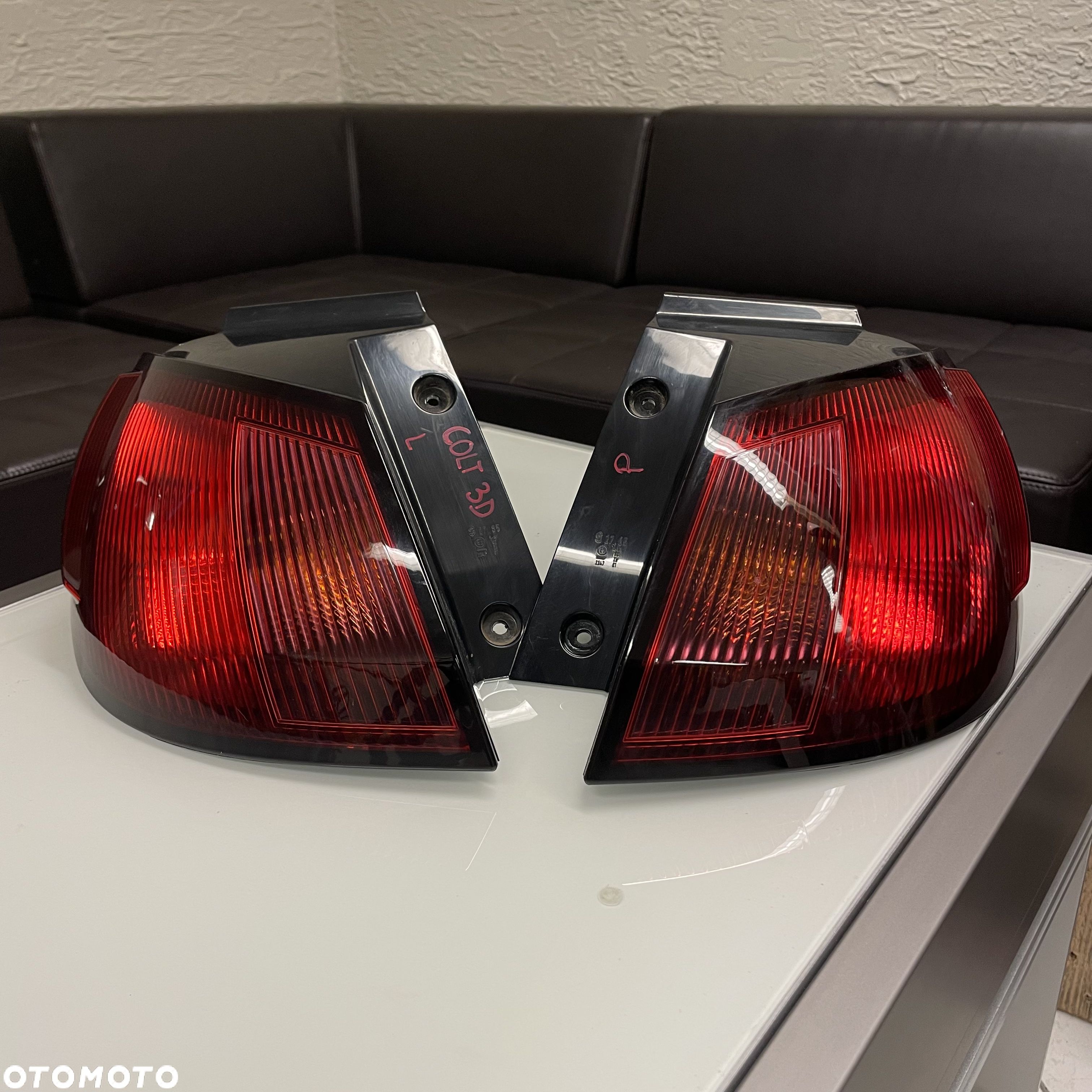 Lampa tył tylna PRAWA LEWA MITSUBISHI COLT Z30 VI 3D - 1