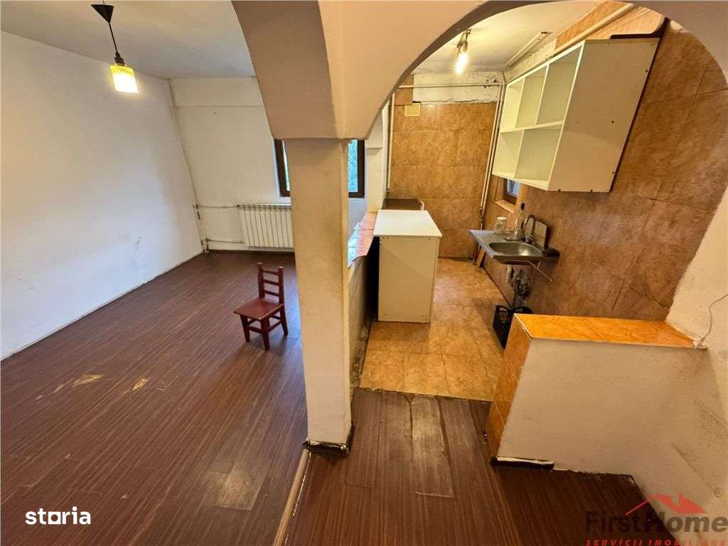 2 camere, zona sud, etaj 3\/4, izolat, termopan (necesita renovare) - Imagine principală: 4/10