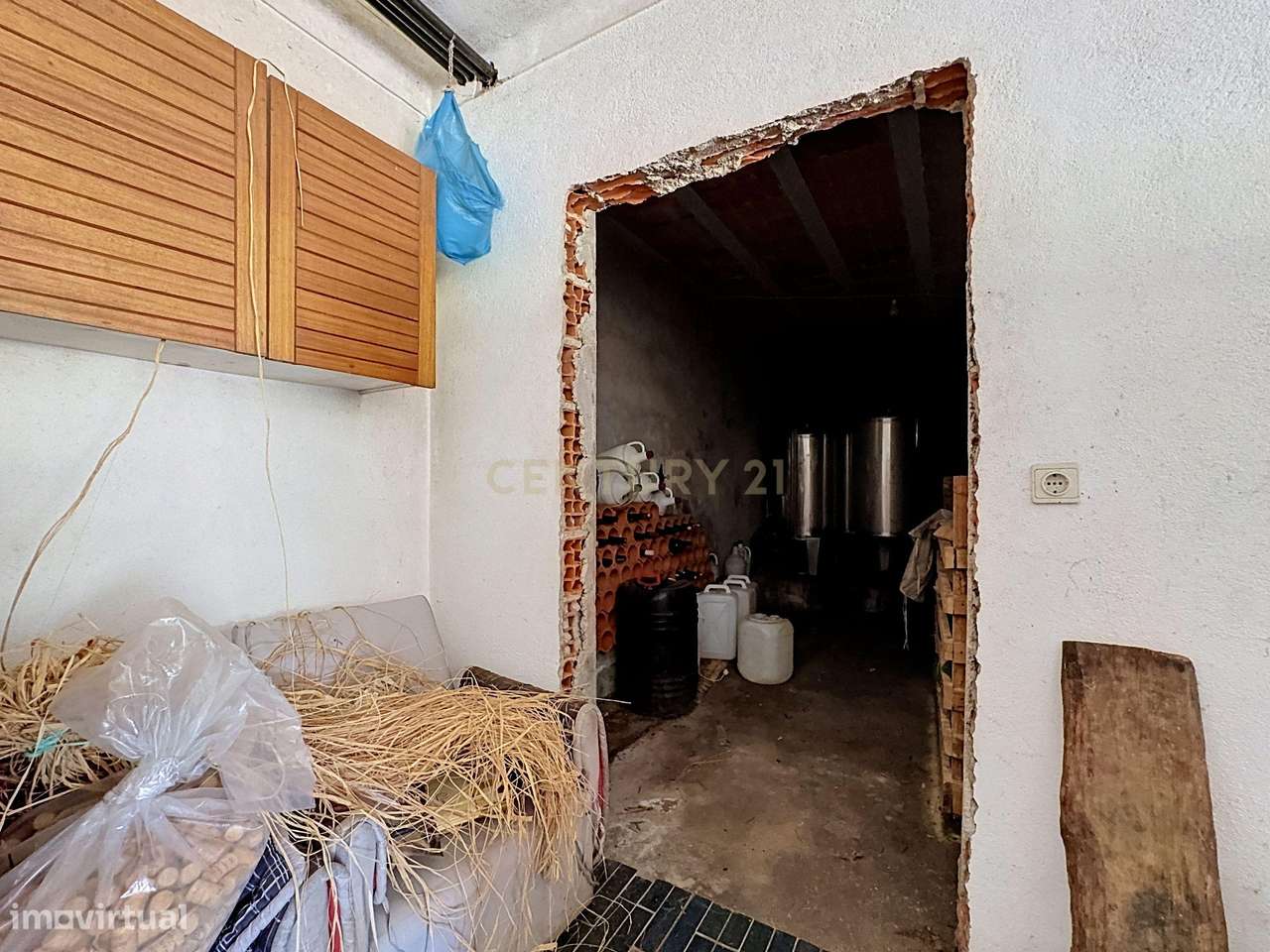 Moradia Térrea com Vista Panorâmica e 4.500 m² de Terreno | Vila Cova,-35