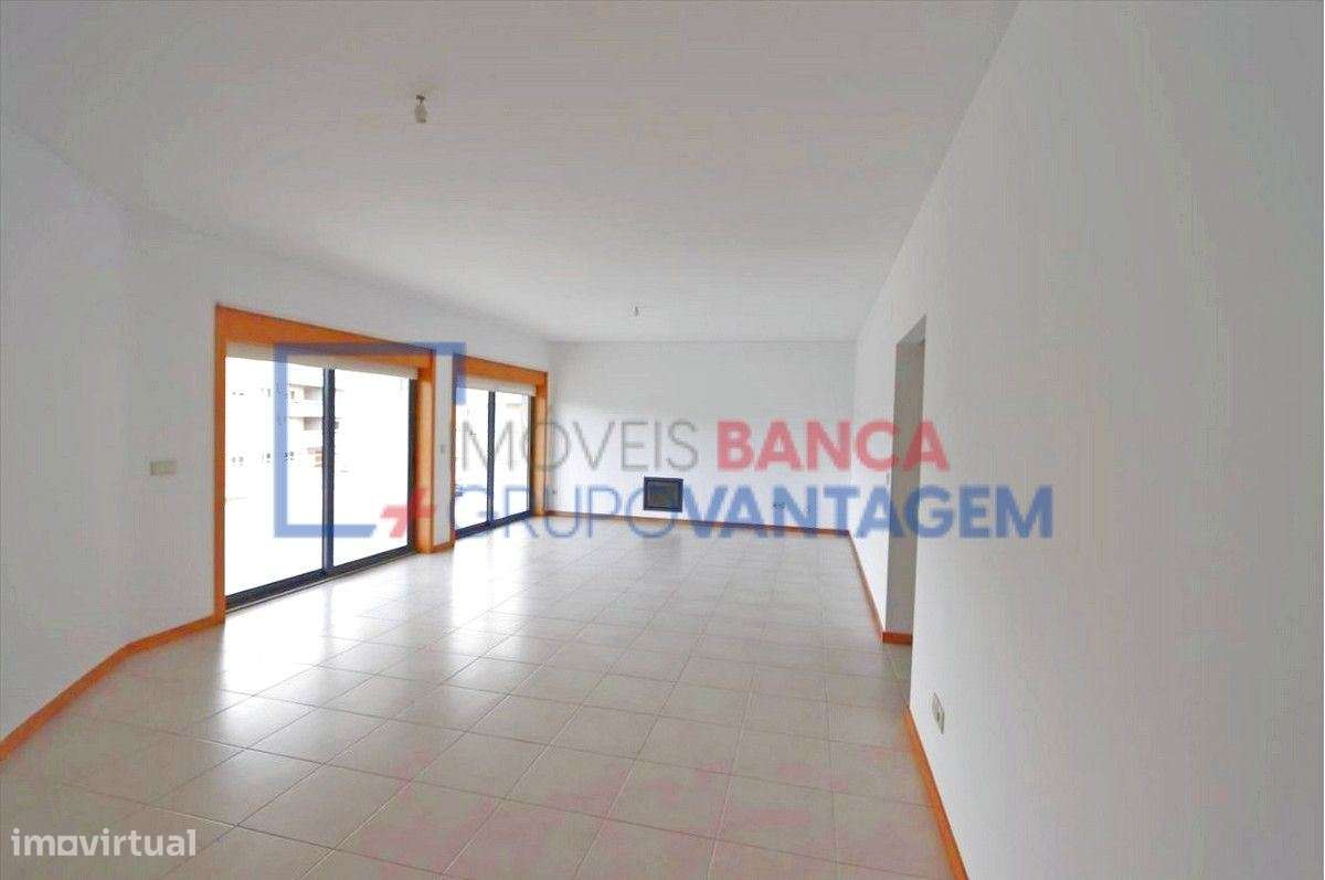 T4- Vila Serena - Pinhal Novo - Grande imagem: 3/25