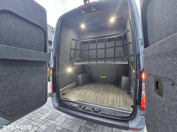 Mercedes-Benz Sprinter - 33