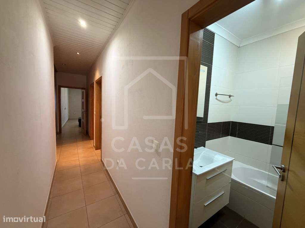 Moradia T2+2 com logradouro e garagem em Faro do Alentejo-12