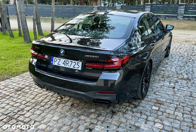 BMW Seria 5 M550i xDrive - 12