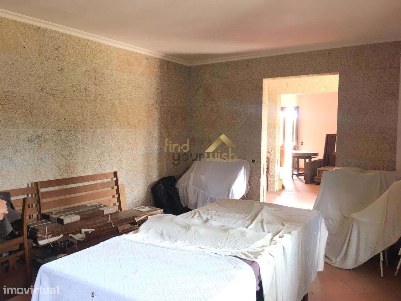 Espetacular moradia T9 de traça tradicional, com dois pisos, no coraçã-7