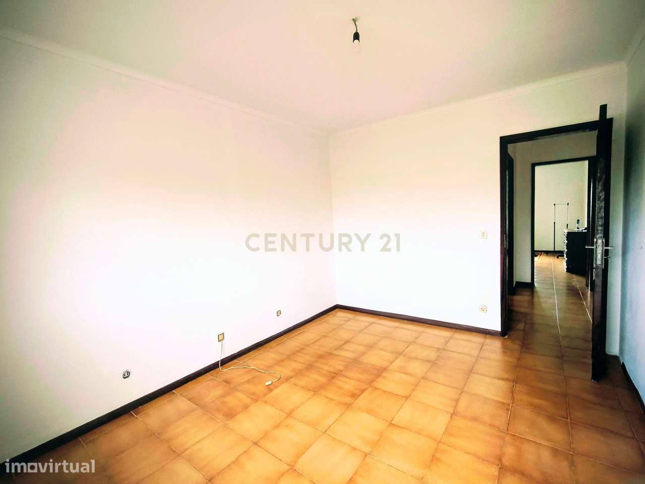 Prédio bi-familiar - grande potencial de rentabilização em Bustos-11