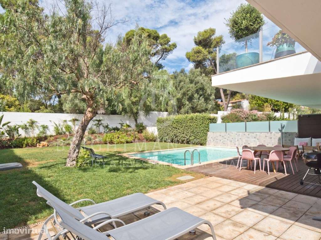 Andar de moradia T3 com jardim e piscina na Guia, Cascais-11