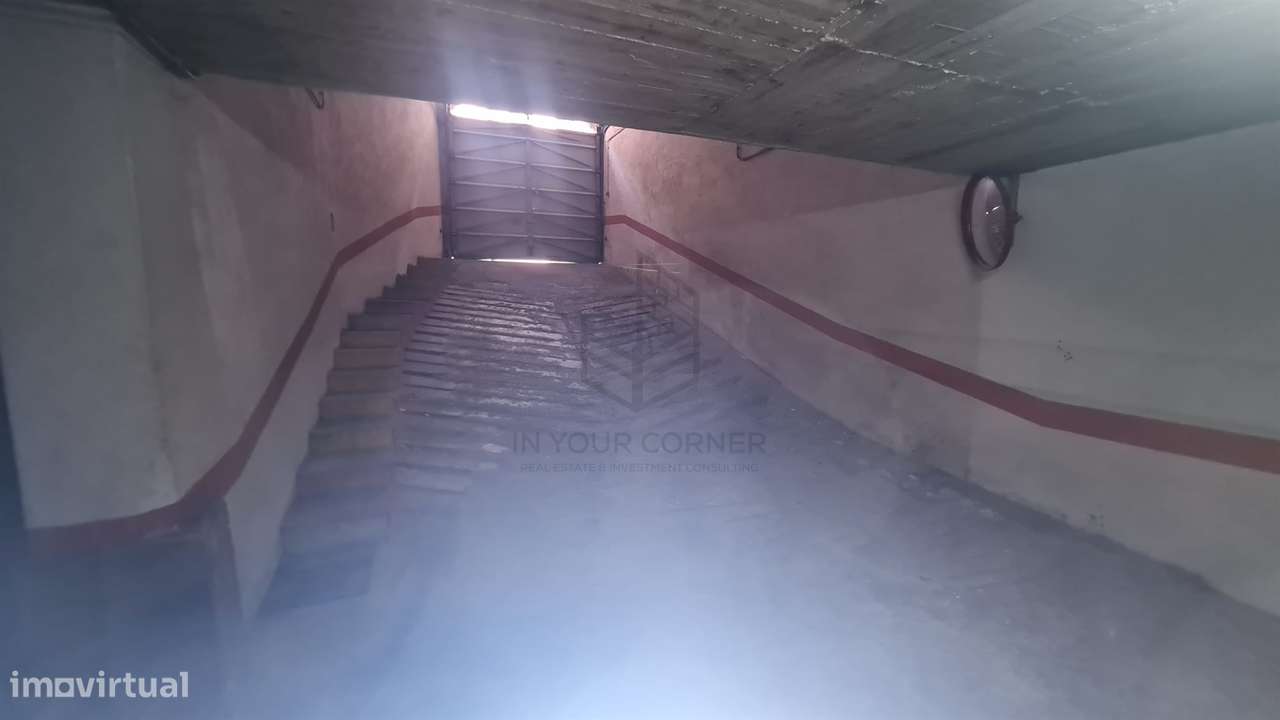 T2 em Conversão com Logradouro e Garagem Privativa – Oportunidade na A-27