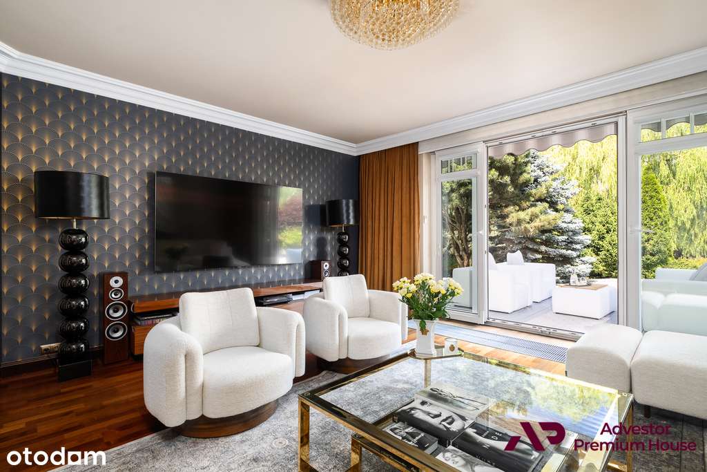 Willa z basenem + duża działka z własnym stawem-7