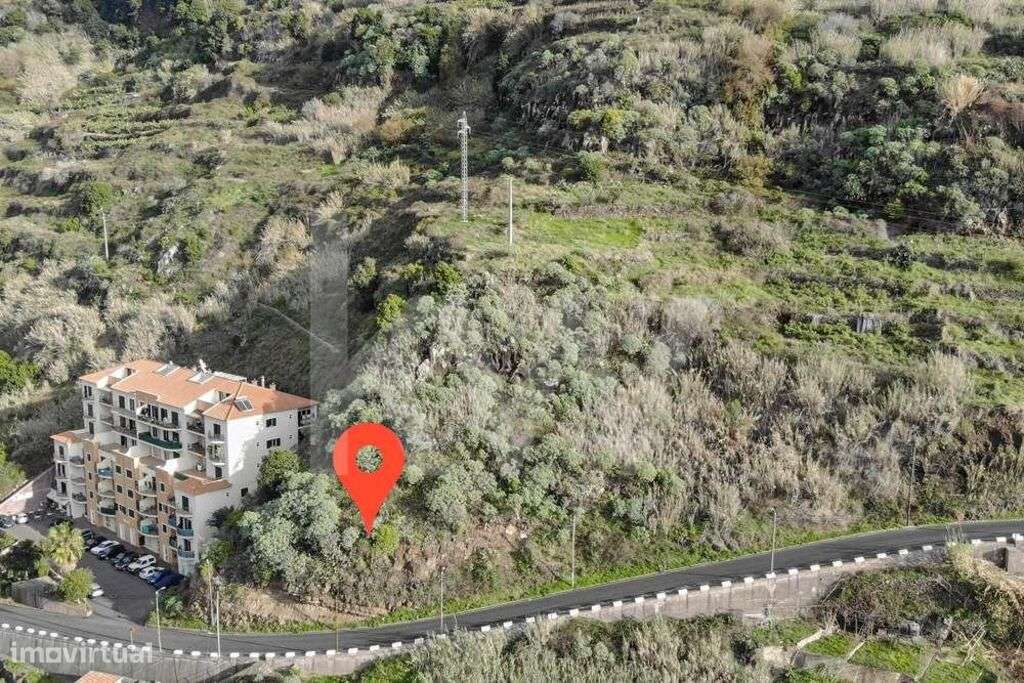 Terreno com 3070m2 - Próximo ao centro da Calheta - Vista Mar! - Grande imagem: 2/12