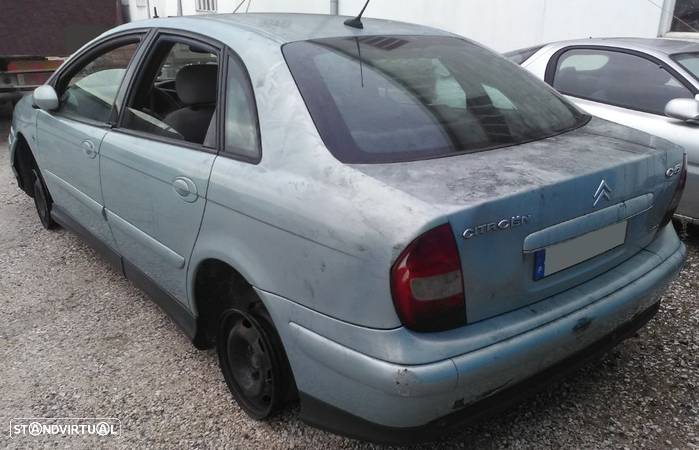 Citroen C5 2.2 HDi de 2001 para peças - 3