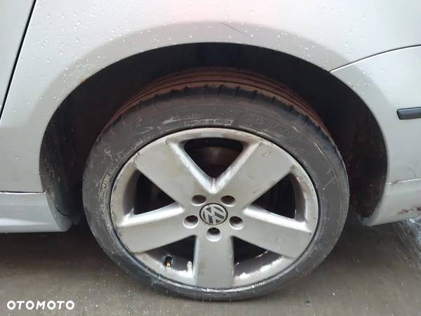 VW PASSAT B6 R-LINE 2.0 TDI 2010r. KOLOR LA7W CAŁY NA CZĘŚCI GORLICE - 17