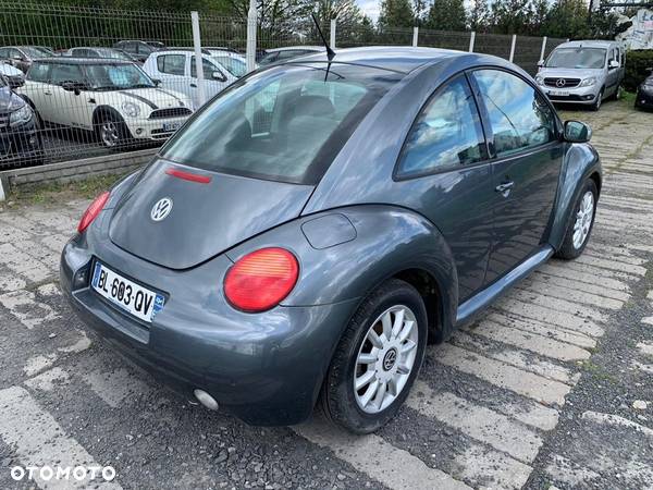 Volkswagen New Beetle - 5