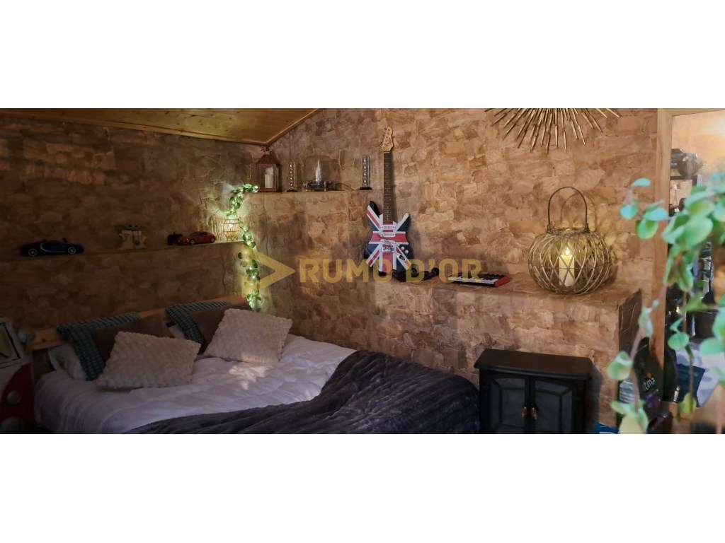 Moradia Exclusiva com Piscina Interior e Terraço - Conforto e Charm...-23