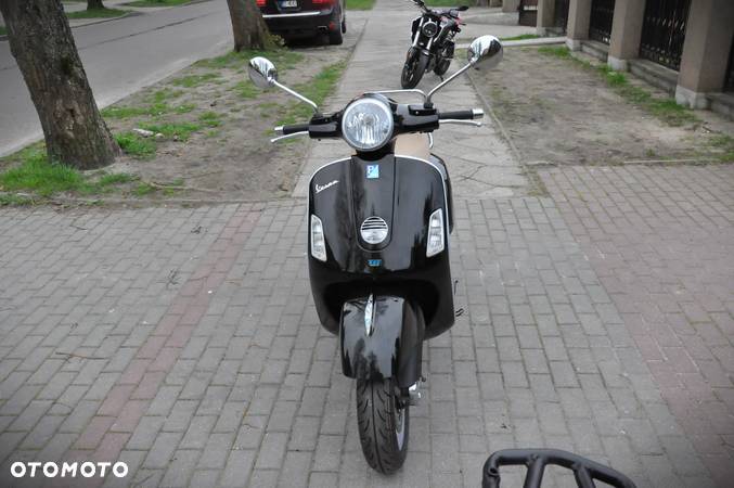 Vespa GTS - 9